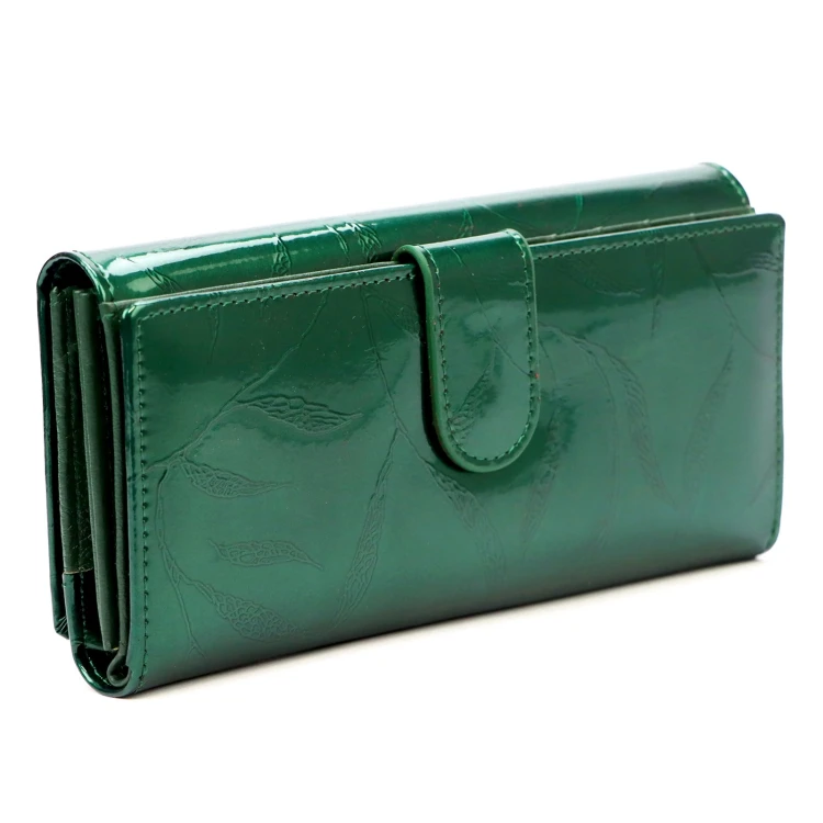 Lakierowany damski portfel z naturalnej skóry Pierre Cardin 02 LEAF 122
