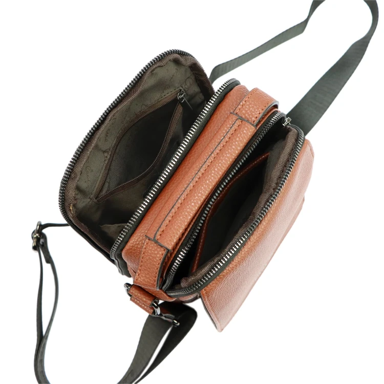 skóra ekologicznaMęska saszetka Pierre Cardin IZA304 522166